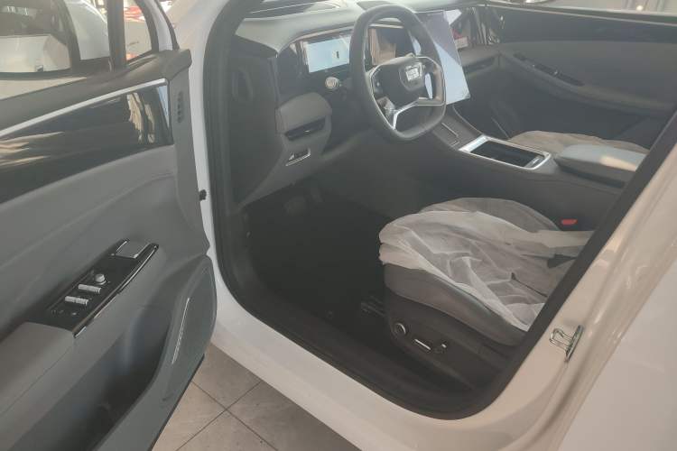 Used  L7 2025 EM-i 115km Exploration+ Edition
