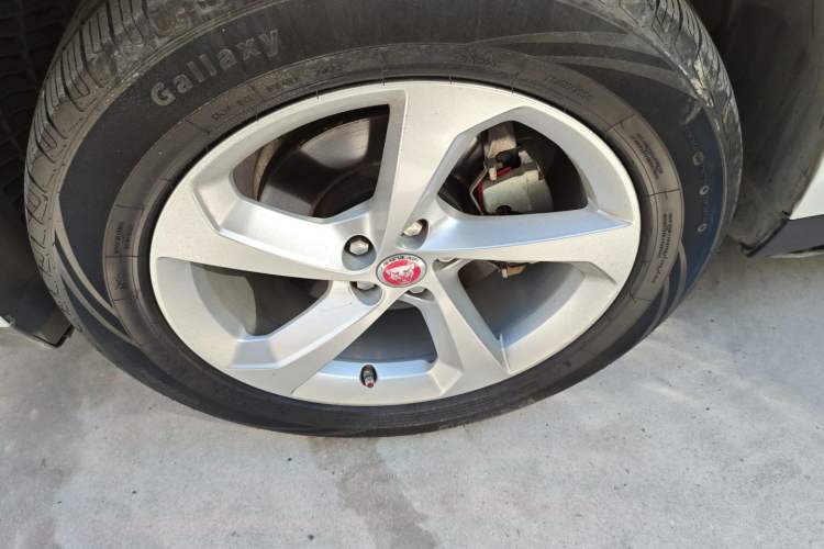 Used Jaguar F-PACE 2016 2.0T Two-Wheel Drive Urban Luxury Edition
