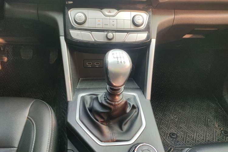 Used Great Wall Poer 2019 2.0T Commercial Version Manual Diesel 4x4 Elite Long-Box GW4D20M