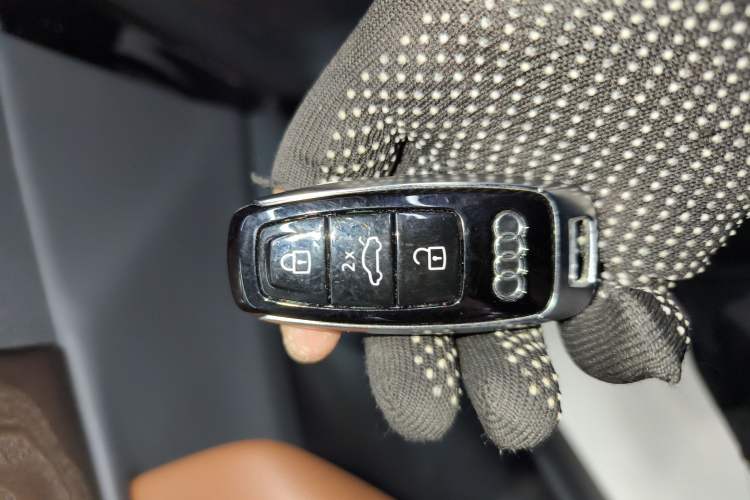 Used Audi Q7 2020 55 TFSI quattro S line sports model