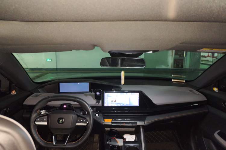 Used Changan UNI-V 2022 1.5T Prestige Version