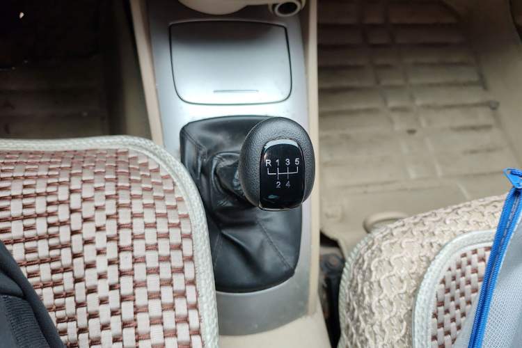 Used Buick Excelle 2013 1.5L Manual Classic Model
