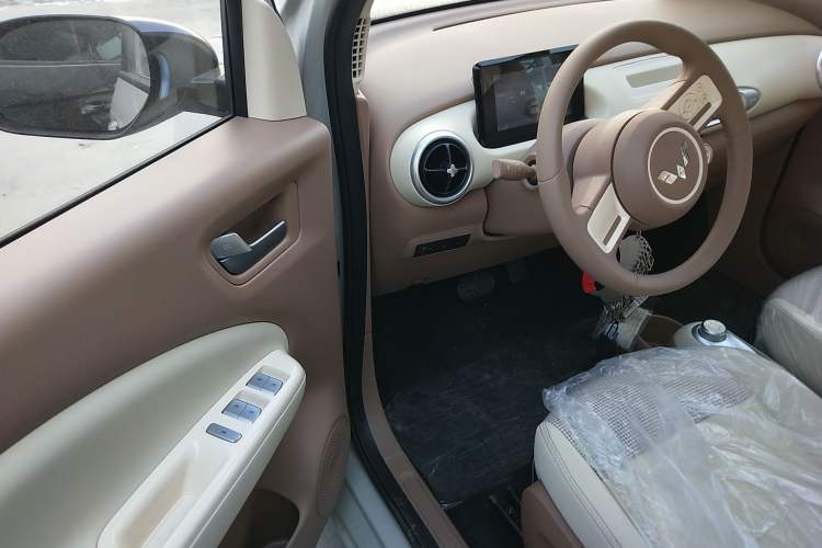 Used Wuling Hongguang MINIEV 2025 Four-Door Version Advanced Edition
