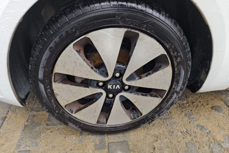 Used Kia K2 2012 Hatchback 1.6L AT Premium Commemorative Edition
