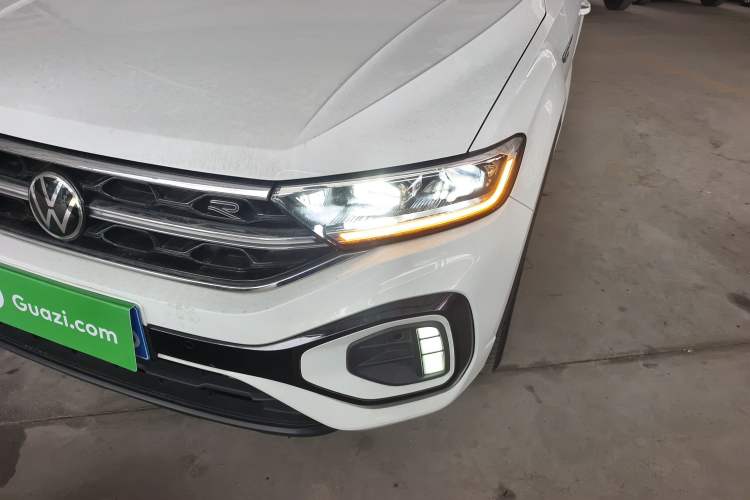 Used Volkswagen T-ROC 2023 300TSI DSG Two-Wheel-Drive Chen Guang Edition
