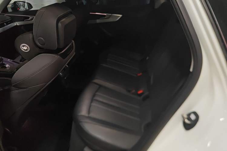 Used Audi A4L 2022 40 TFSI Luxury Dynamic Model
