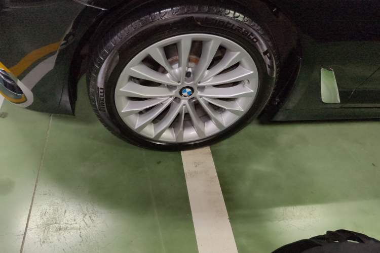 Used BMW 5 Series 2019 Facelifted 525Li Luxury Package
