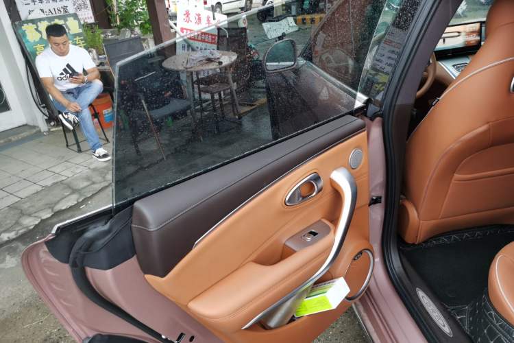 Used ORA Lightning Cat 2022 555 km Luxury Edition
