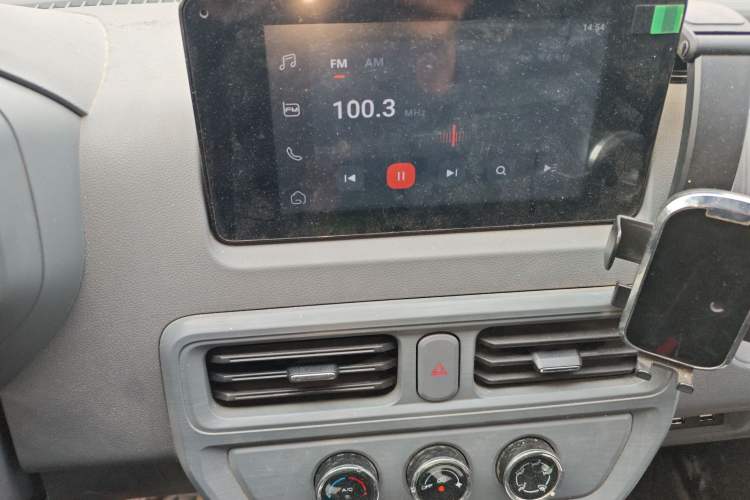 Used Wuling Yangguang 2024 300km Comfort Version with Sealed Windows 60kW
