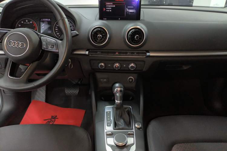 Used Audi A3 2018 30th Anniversary Edition Sportback 35 TFSI Ambition Model
