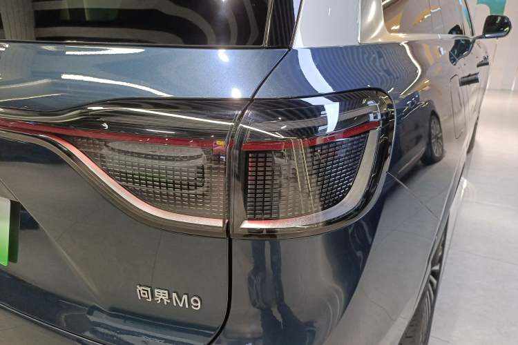 Used Hima AITO M9 2024 Range-Extended Ultra Version 52 kWh 5-Seater Model
