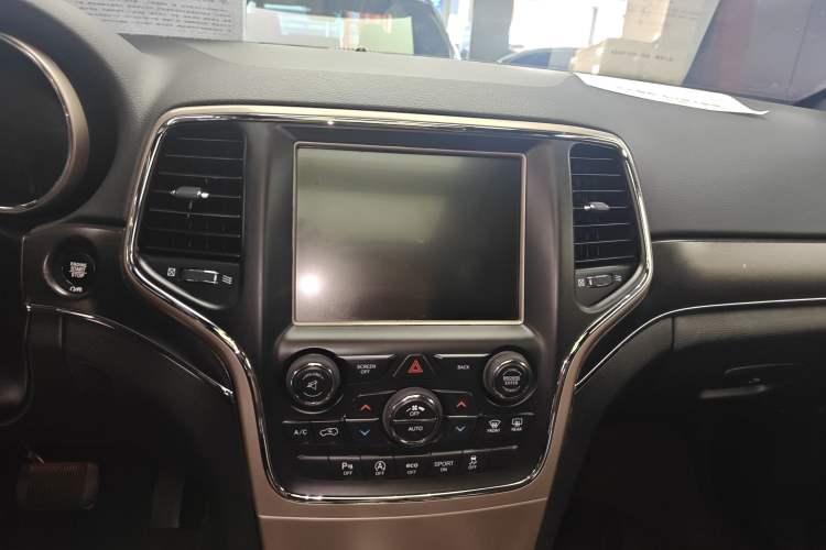 Used  Grand Cherokee (Import) 2016 3.0L Elite Navigation Edition
