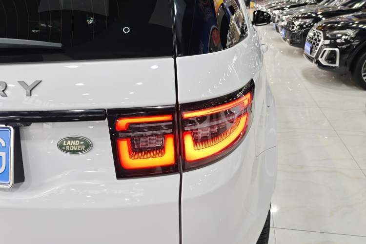 Used Land Rover Discovery Sport 2022 Revised Version 2 249 PS R-Dynamic SE Performance Tech Edition 5 Seats