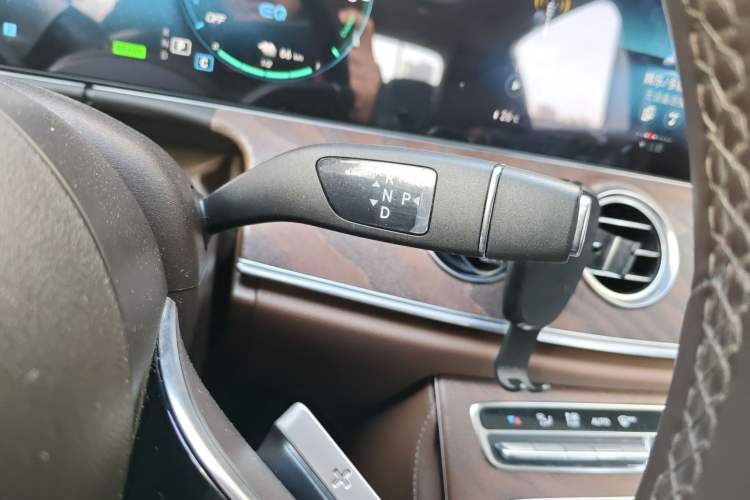 Used Mercedes-Benz E-Class New Energy 2022 E 350 e L Plug-in Hybrid Sedan
