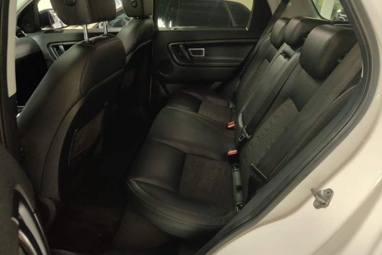 Used Land Rover Discovery Sport 2018 240 PS PURE Edition
