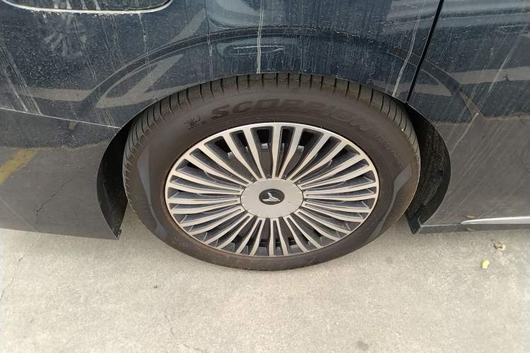 Used VOYAH Dream 2025 PHEV Four-Wheel-Drive Flagship Kunpeng Edition
