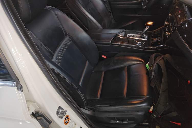 Used BMW 5 Series 2014 525Li Luxury Design Package
