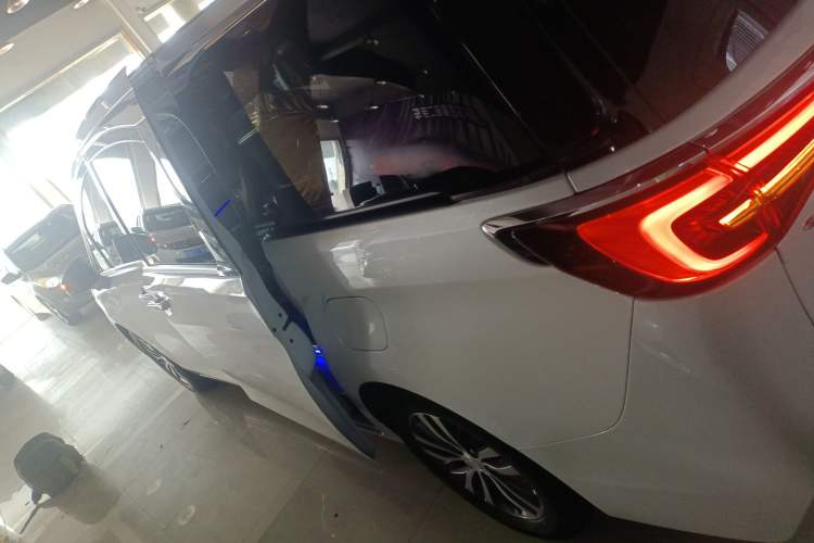 Used Buick GL8 2022 ES Landtrek 653T Comfort Edition
