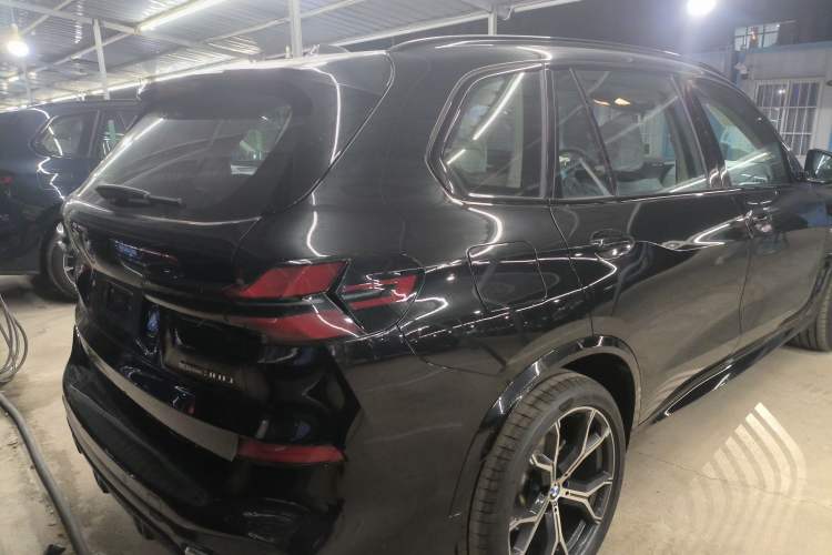Used BMW X5 2023 xDrive 30Li Luxury M Sport Night Edition Package
