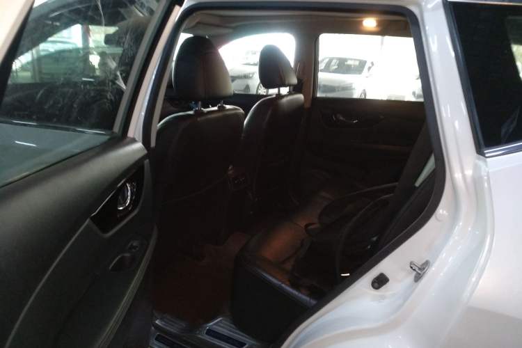 Used Nissan X-Trail 2019 2.0L CVT Smart Connect Comfort Edition 2WD