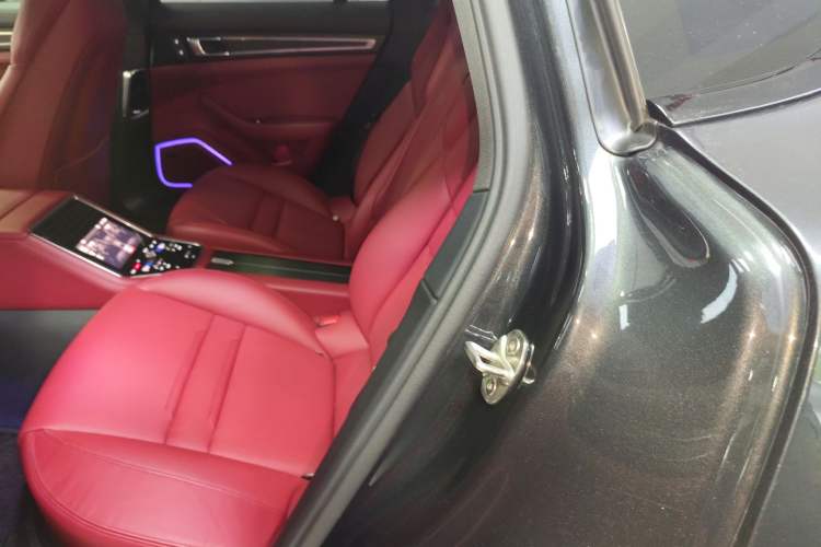 Used Porsche Panamera 2023 Facelifted Panamera 2.9T Platinum Edition
