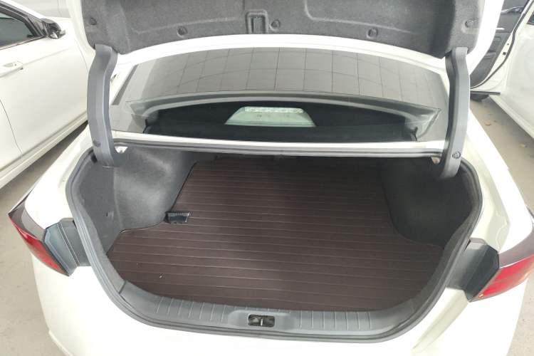 Used Nissan Teana 2019 2.0L XL Upper SmartDrive Version
