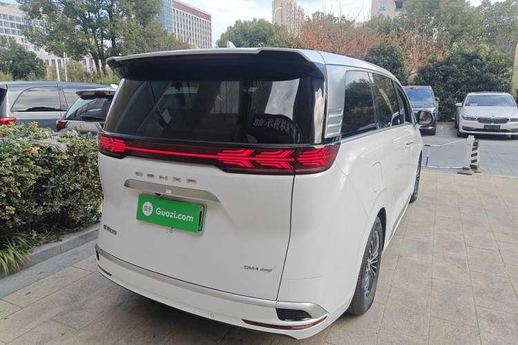 Used Denza D9 2022 DM-i 970 Four-Wheel Drive Flagship Model