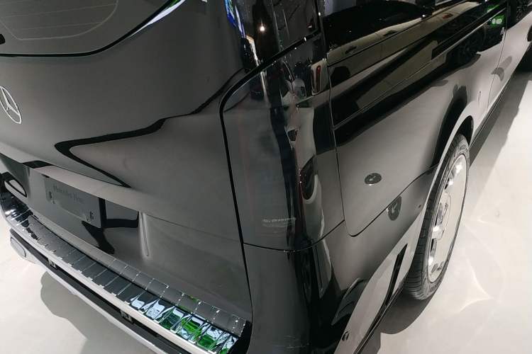 Used Mercedes-Benz Vito 2021 2.0T Elite Version 7 Seats
