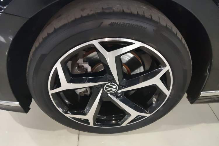 Used Volkswagen Magotan 2023 2 Million Units Limited Edition 330TSI DSG Leading Version
