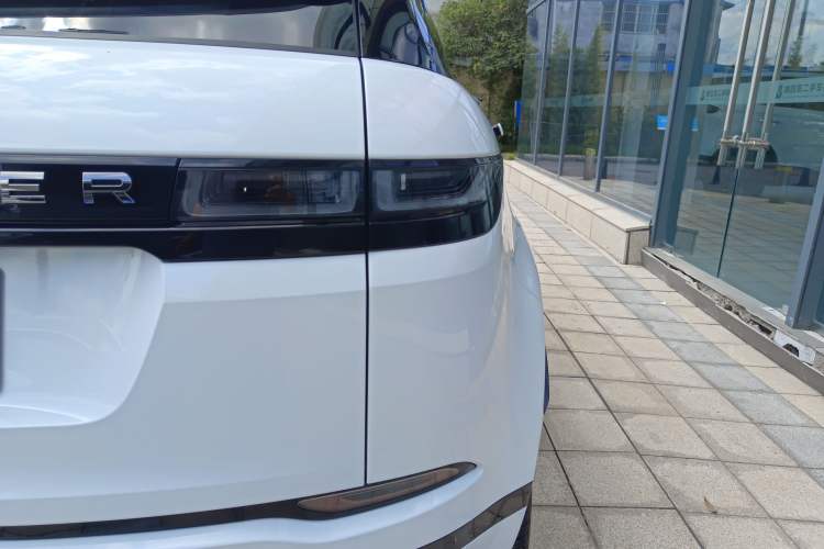 Used Land Rover Range Rover Evoque 2023 Aurora L 249 PS Luxury Edition