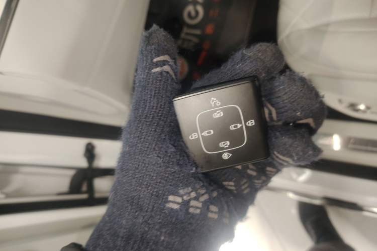 Used Volvo EM90 2025 Ultra Six-Seater