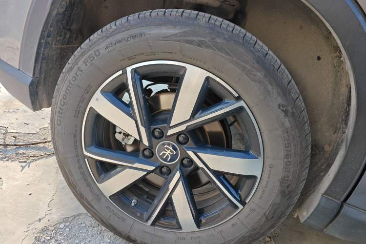 Used BYD Song Pro New Energy 2024 HONOR Edition DM-i 71KM Navigation Model
