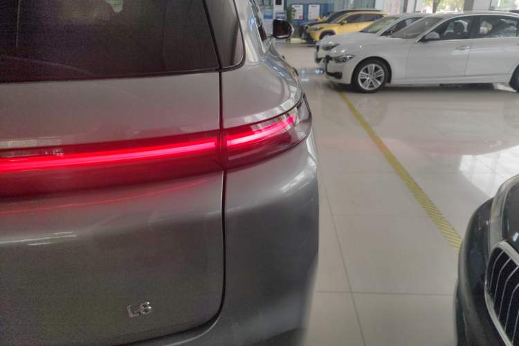 Used Li Auto L8 2023 Air model
