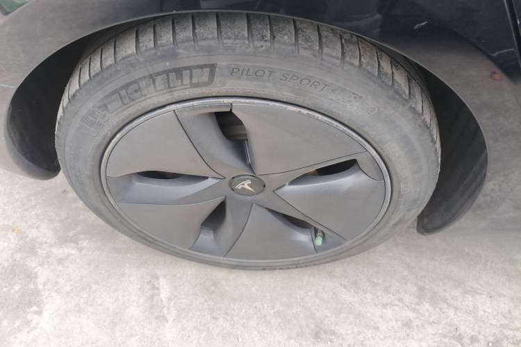 Used Tesla Model 3 2019 Long-Range Rear-Wheel-Drive Version