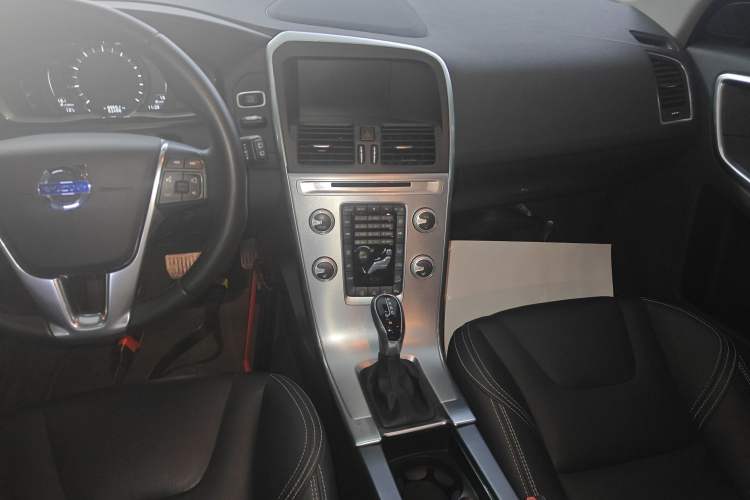 Used Volvo XC60 2017 T5 AWD Smart Range Edition
