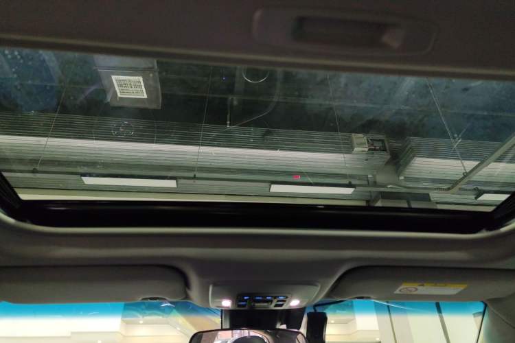 Used Toyota Camry 2021 2.0G Luxury Edition
