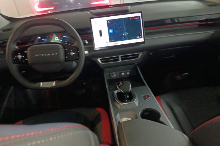 Used JETOUR Dashing 2025 1.5T DCT Youth UP