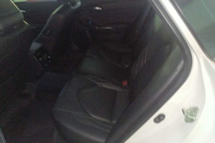 Used Toyota Avalon 2019 2.5L Touring Premium Version China VI Standard
