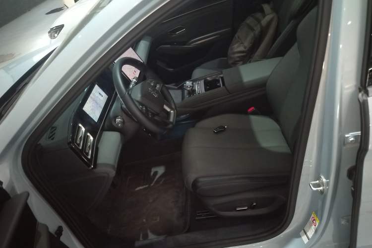 Used BYD Qin L 2025 DM-i Smart Drive 120KM Superior Model