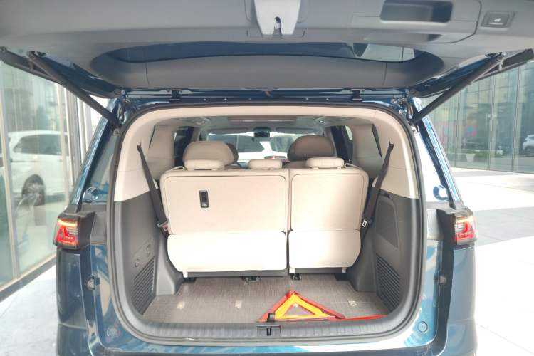 Used VOYAH Dream 2025 PHEV Four-Wheel-Drive Flagship Kunpeng Edition
