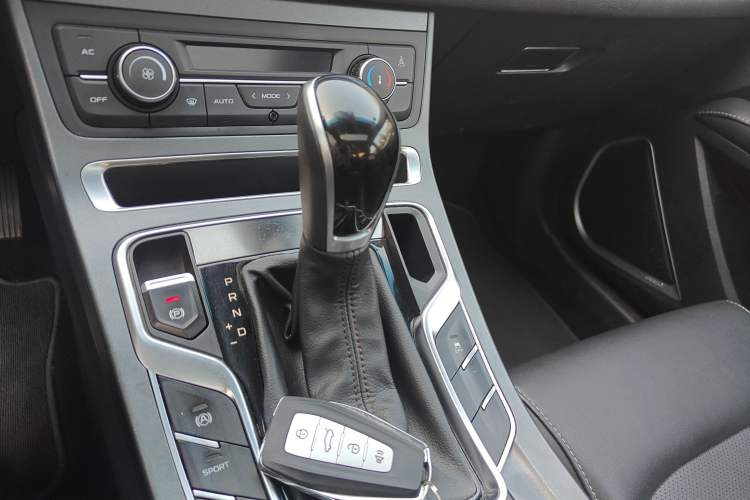 Used Geely Auto Emgrand 2019 Leading Edition 1.5L CVT Upward-Connected Model China VI Standard