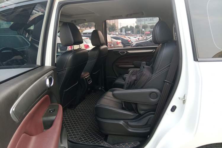 Used GAC Trumpchi M6 2021 270T DCT Elite Edition (7-seater)
