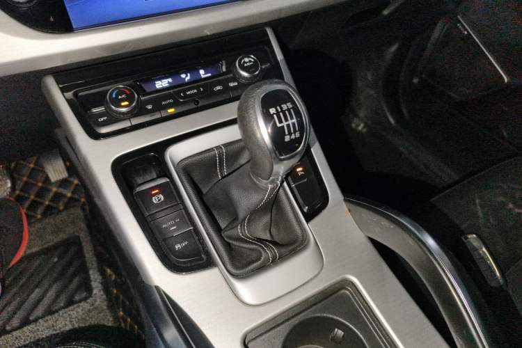 Used Geely Auto Emgrand X7 Sport 2016 2.0L Manual Smart Connect Version
