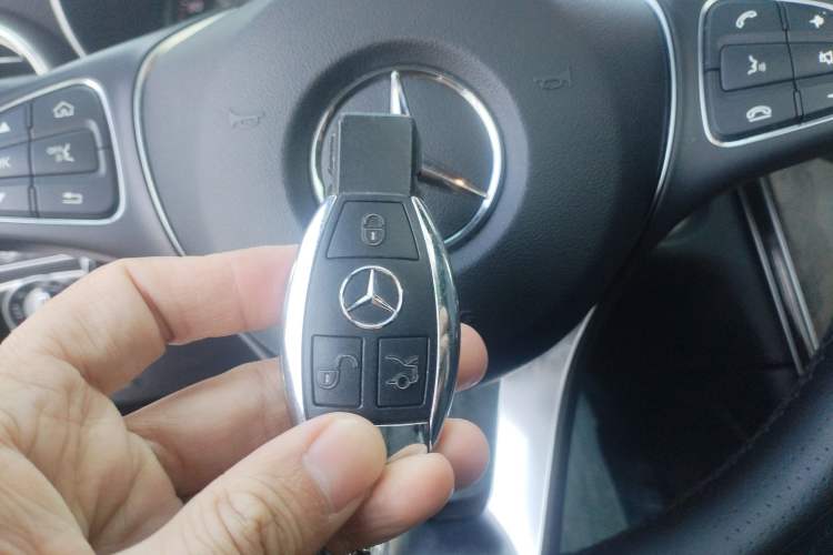 Used Mercedes-Benz GLC 2017 GLC 300 4MATIC Luxury Model