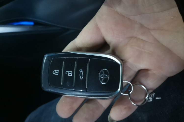 Used Toyota Venza 2023 2.0L CVT Two-Wheel Drive Prestige Version
