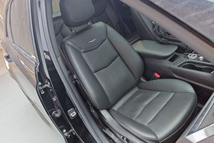 Used Cadillac XT5 2022 2.0T Four-Wheel Drive Luxury Version (Hummingbird Edition)
