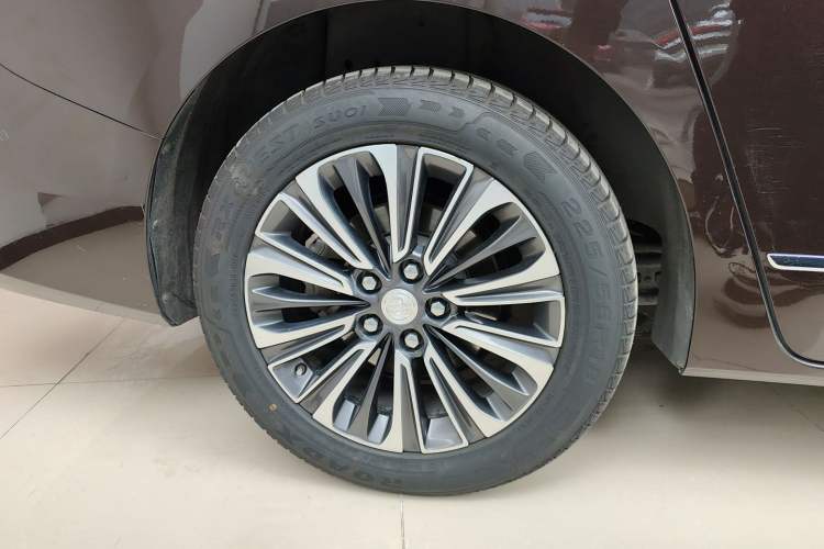 Used Buick GL8 2021 ES Landtrek 653T Luxury Model
