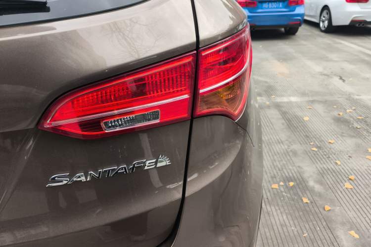 Used Hyundai Santa Fe 2013 2.4L Automatic Two-Wheel Drive Smart Version
