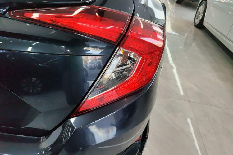 Used Honda Civic 2016 220TURBO CVT Luxury Edition