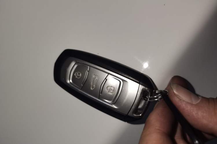 Used Geely Auto Emgrand X7 Sport 2016 2.0L Manual Smart Connect Version